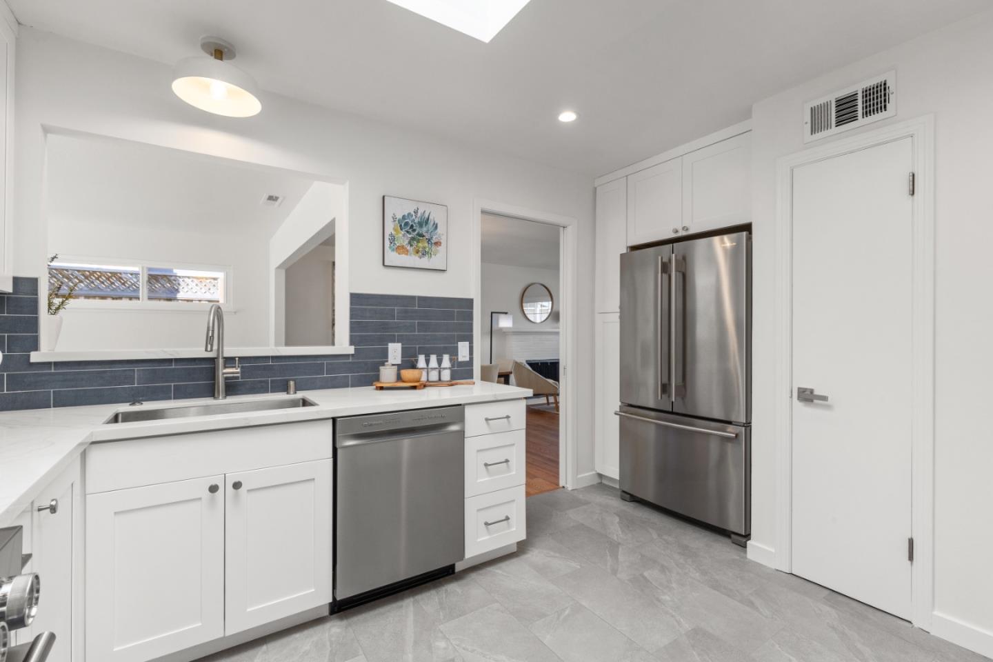 Detail Gallery Image 16 of 33 For 41 Maple Way, San Carlos,  CA 94070 - 3 Beds | 2 Baths