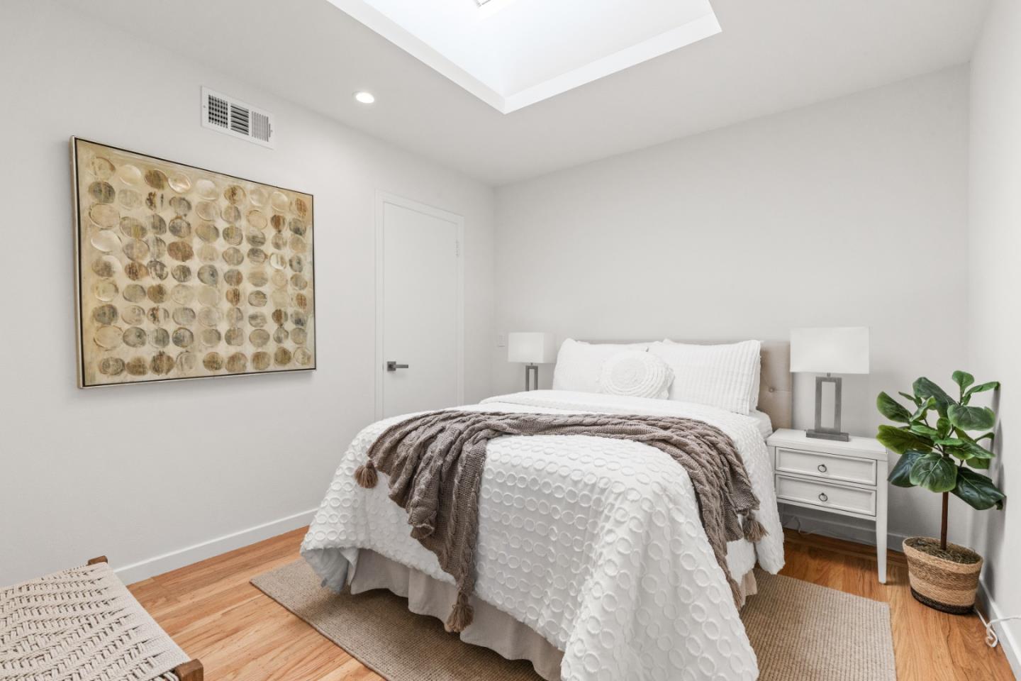 Detail Gallery Image 22 of 33 For 41 Maple Way, San Carlos,  CA 94070 - 3 Beds | 2 Baths