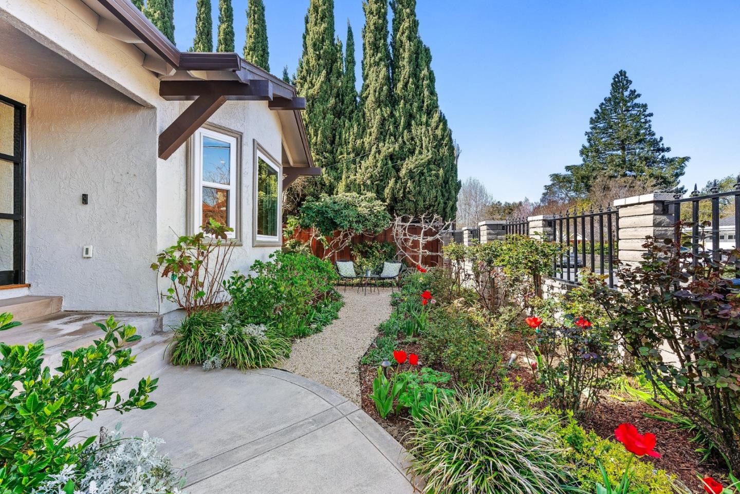 Detail Gallery Image 4 of 76 For 344 W Oakwood Blvd, Redwood City,  CA 94061 - 4 Beds | 3 Baths