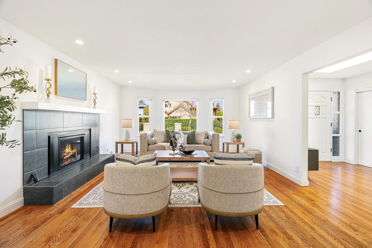 Detail Gallery Image 7 of 76 For 344 W Oakwood Blvd, Redwood City,  CA 94061 - 4 Beds | 3 Baths