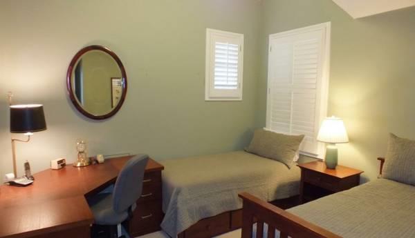 Detail Gallery Image 17 of 29 For 842 Waverley St, Palo Alto,  CA 94301 - 2 Beds | 2/1 Baths