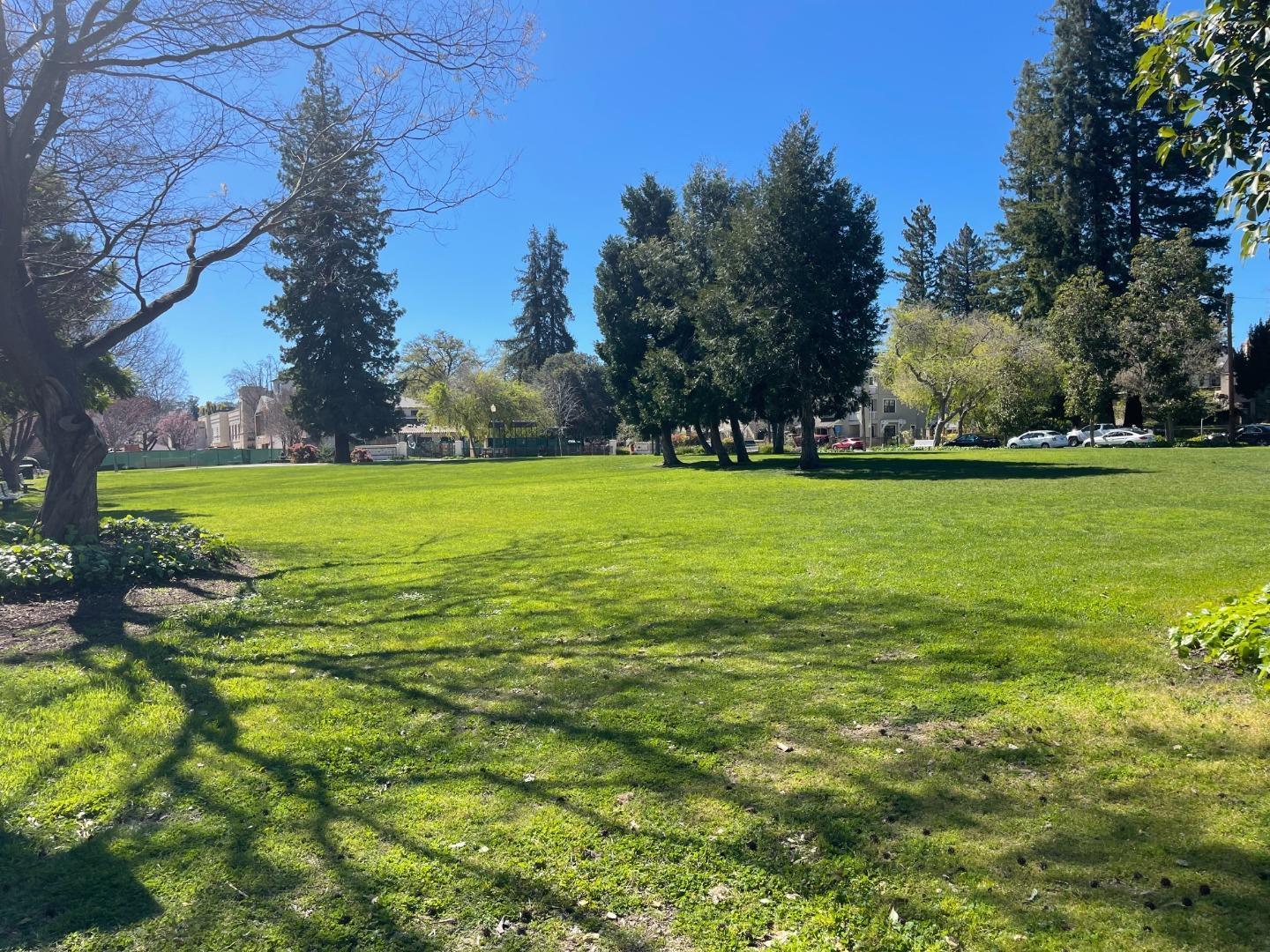 Detail Gallery Image 23 of 29 For 842 Waverley St, Palo Alto,  CA 94301 - 2 Beds | 2/1 Baths