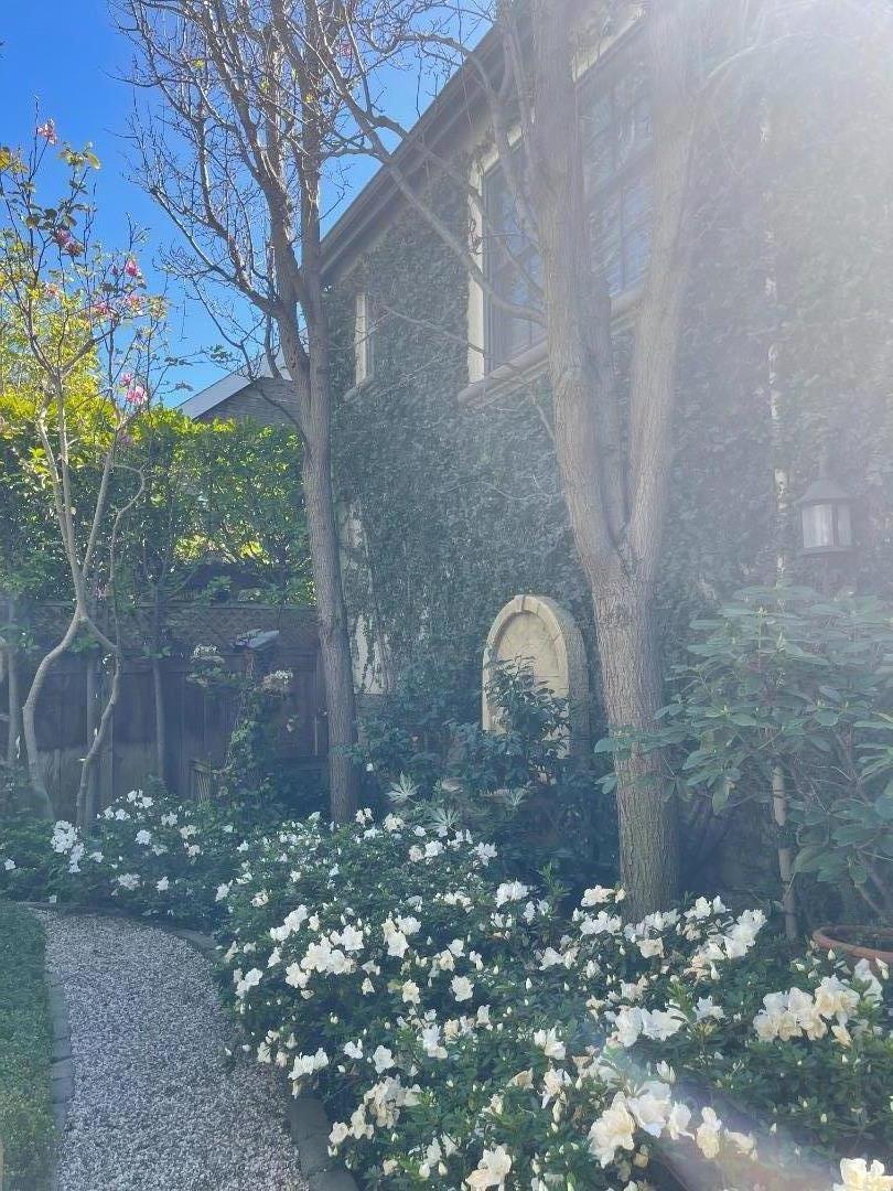 Detail Gallery Image 4 of 29 For 842 Waverley St, Palo Alto,  CA 94301 - 2 Beds | 2/1 Baths