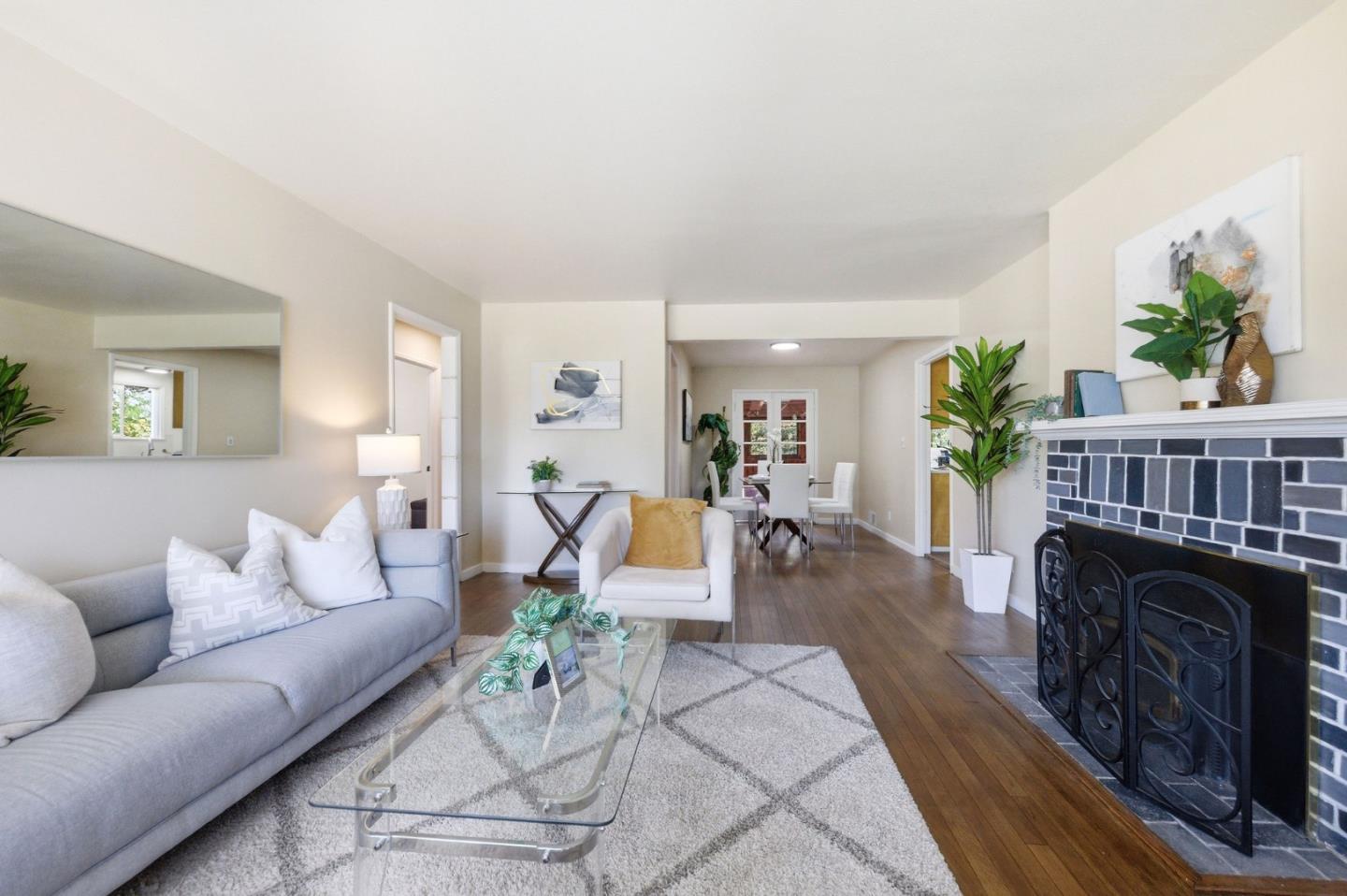 Detail Gallery Image 10 of 68 For 1537 Cypress Ave, San Mateo,  CA 94401 - 4 Beds | 2 Baths