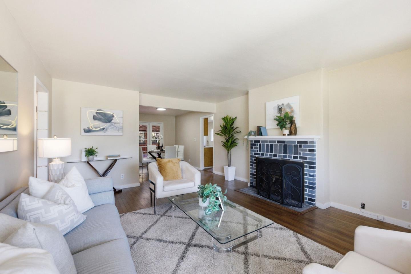 Detail Gallery Image 11 of 68 For 1537 Cypress Ave, San Mateo,  CA 94401 - 4 Beds | 2 Baths