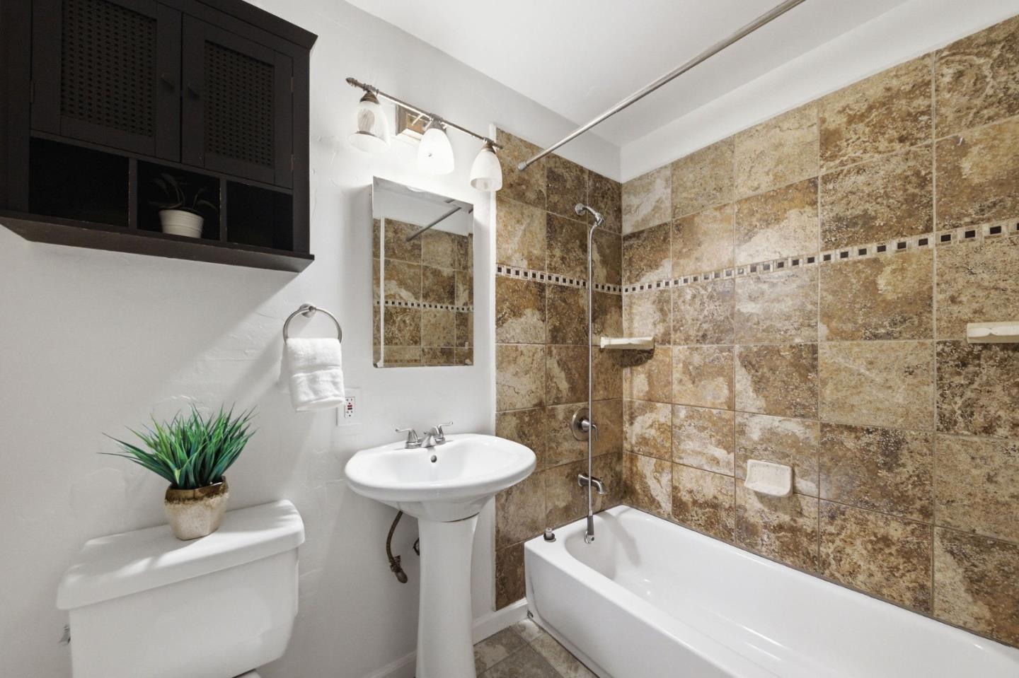 Detail Gallery Image 36 of 68 For 1537 Cypress Ave, San Mateo,  CA 94401 - 4 Beds | 2 Baths