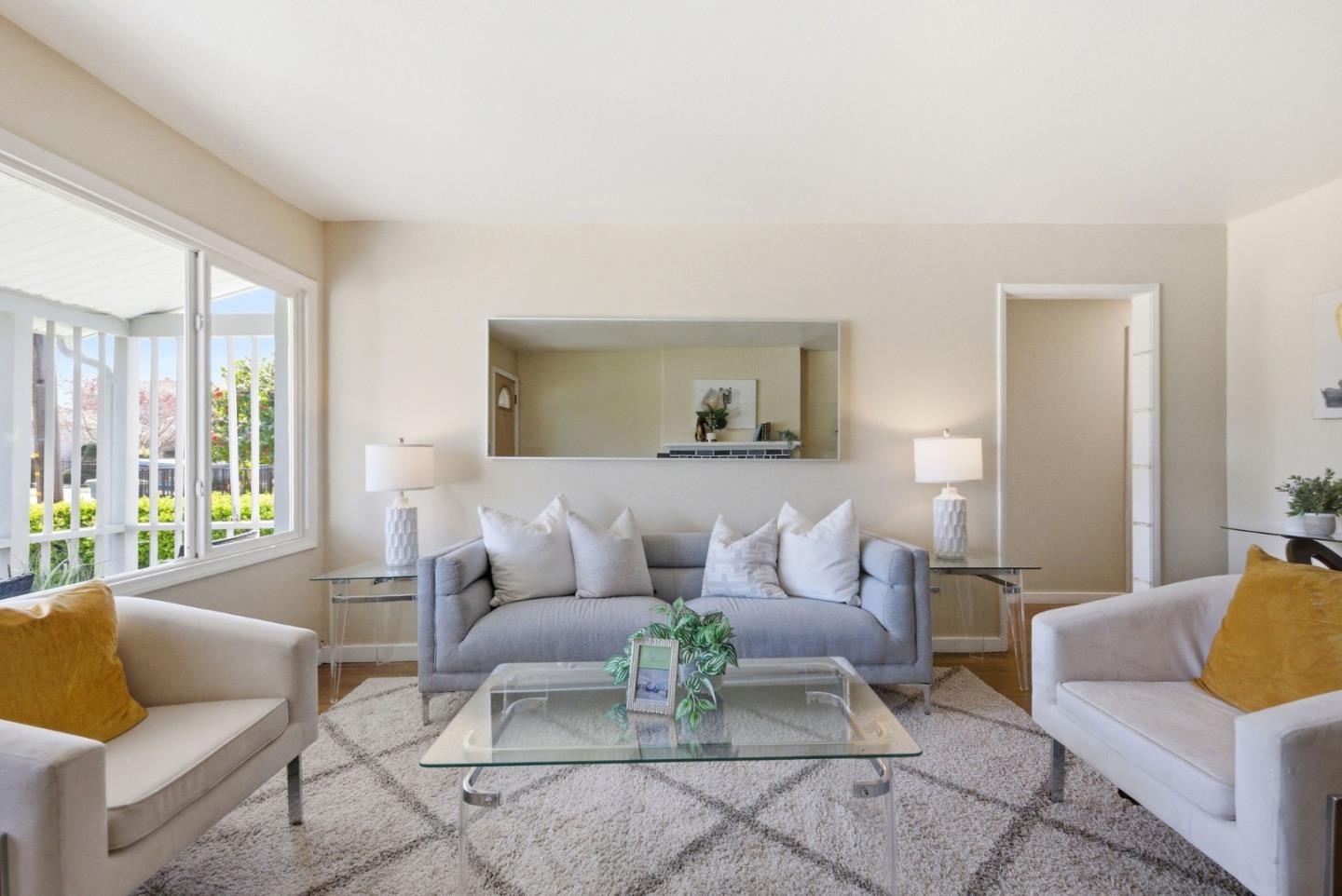 Detail Gallery Image 8 of 68 For 1537 Cypress Ave, San Mateo,  CA 94401 - 4 Beds | 2 Baths