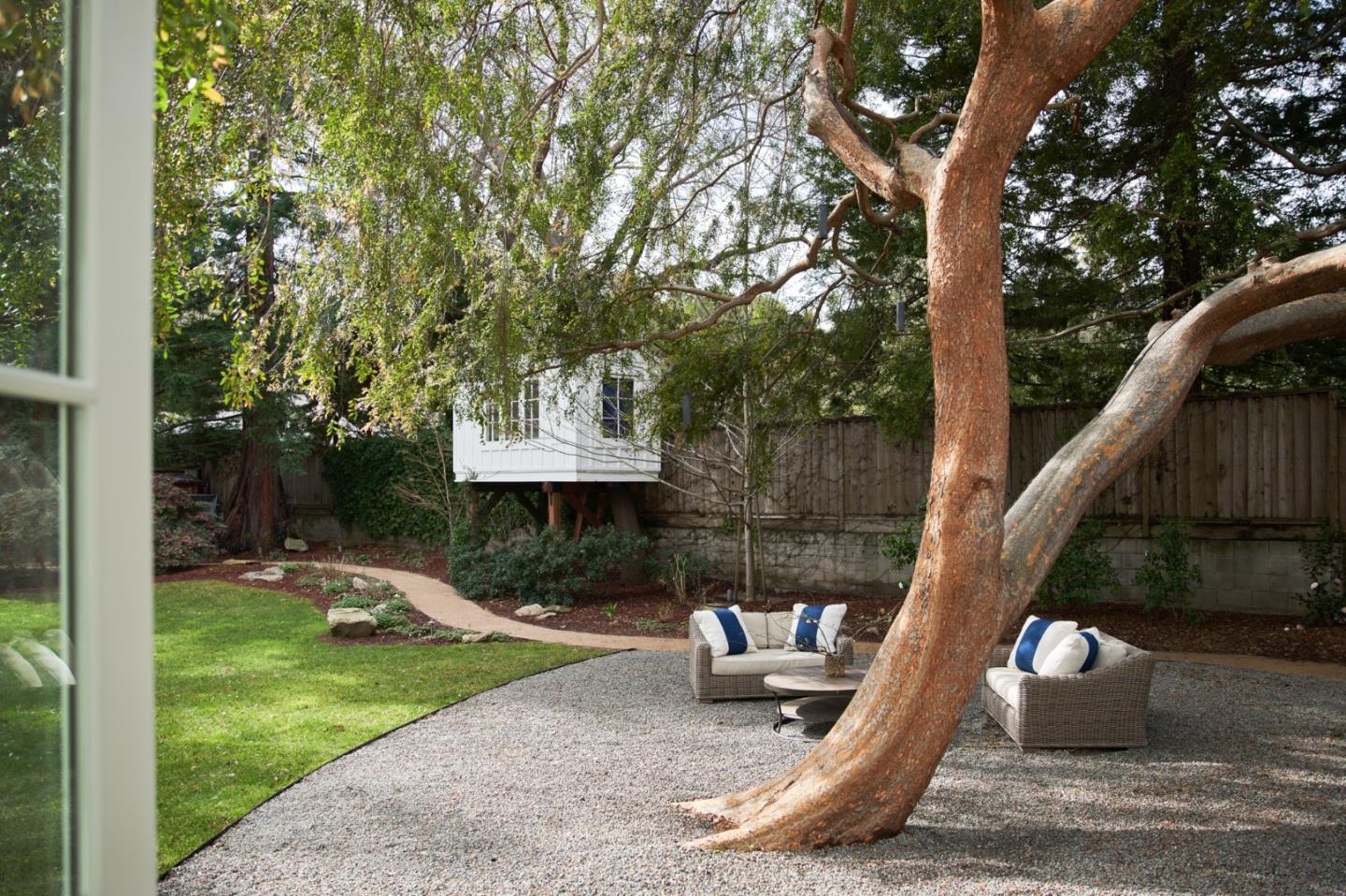 Detail Gallery Image 12 of 50 For 420 Magdalena Ave, Los Altos Hills,  CA 94024 - 4 Beds | 4/1 Baths