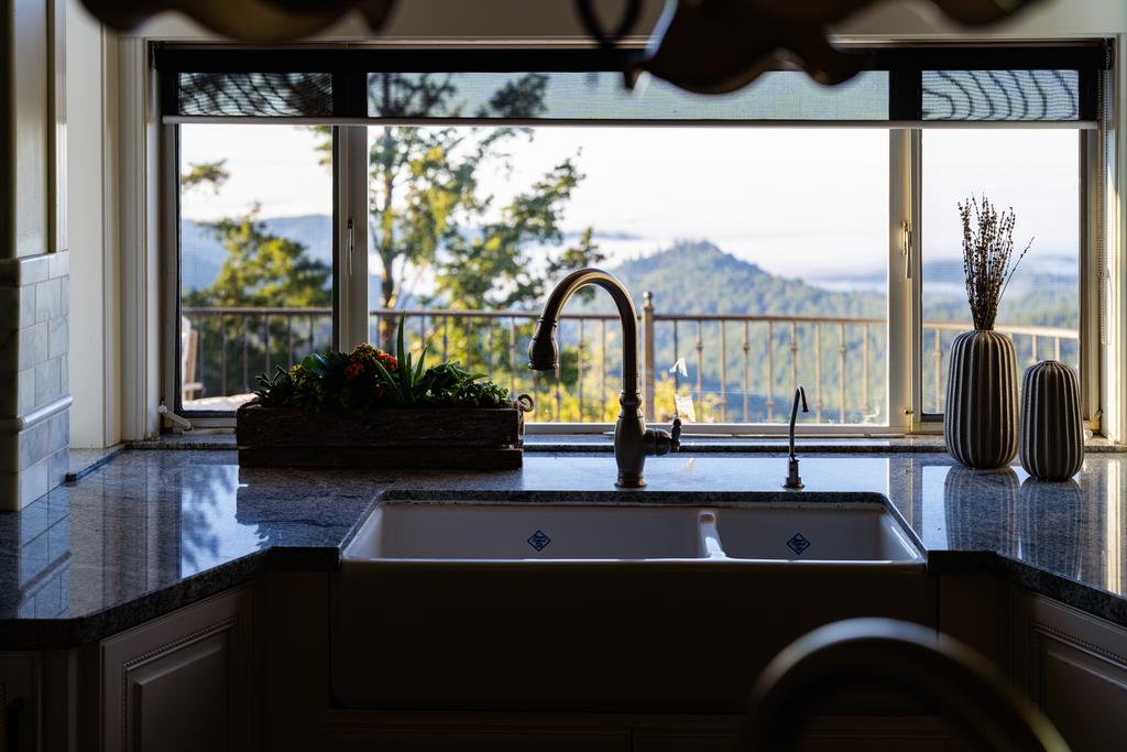 Detail Gallery Image 27 of 94 For 25220 Quail Ridge Rd, Los Gatos,  CA 95033 - 5 Beds | 3/1 Baths