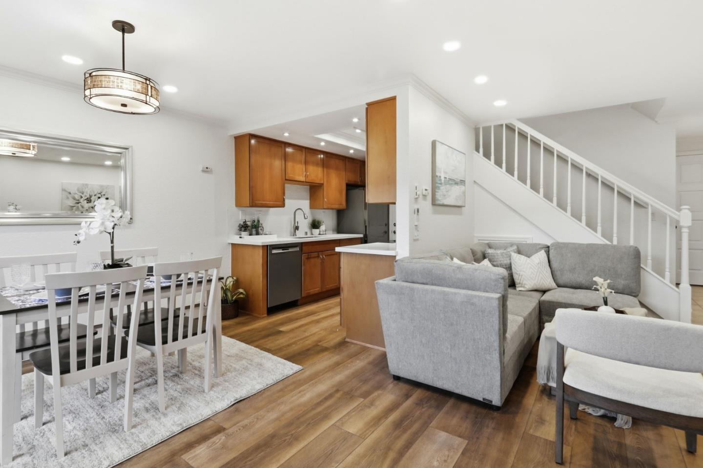 Detail Gallery Image 13 of 41 For 710 Winstead Ct, Sunnyvale,  CA 94087 - 2 Beds | 2/1 Baths