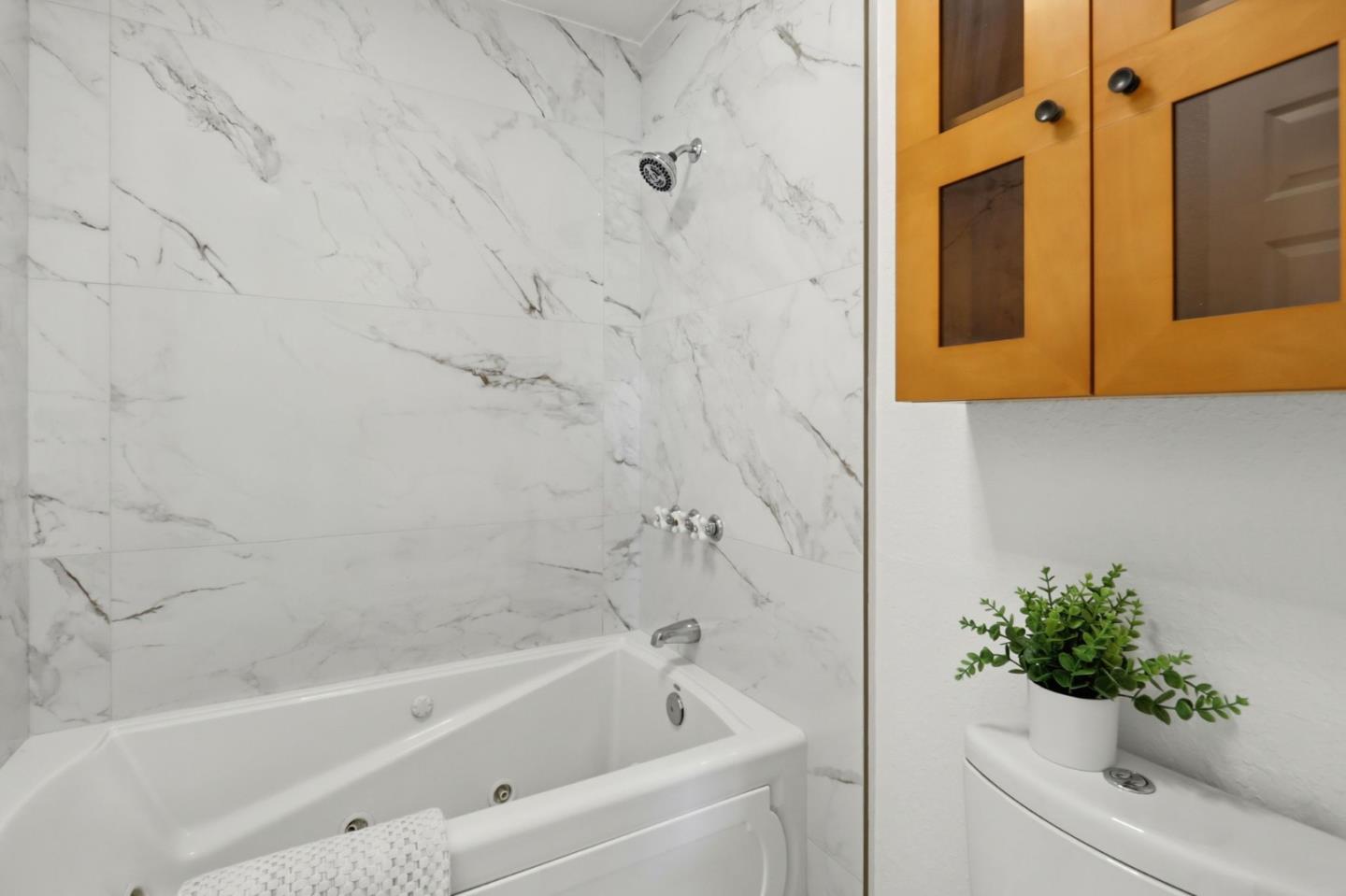 Detail Gallery Image 31 of 41 For 710 Winstead Ct, Sunnyvale,  CA 94087 - 2 Beds | 2/1 Baths