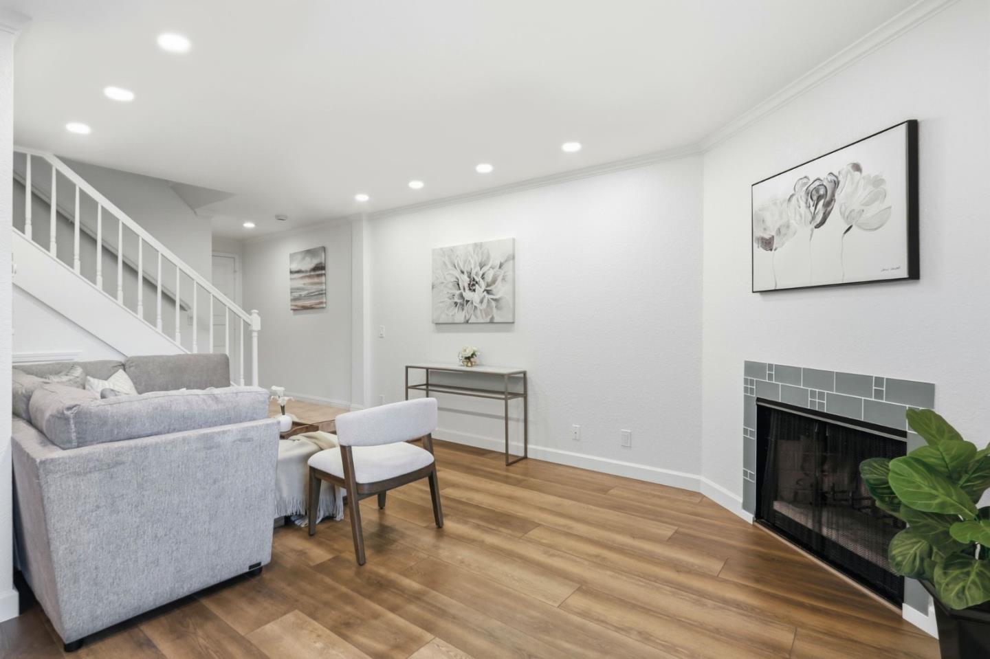 Detail Gallery Image 5 of 41 For 710 Winstead Ct, Sunnyvale,  CA 94087 - 2 Beds | 2/1 Baths