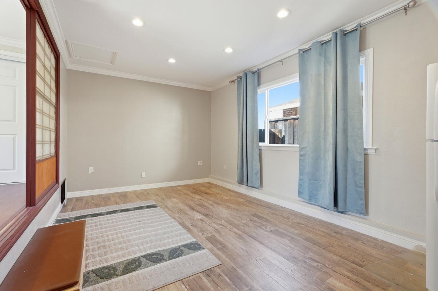 Detail Gallery Image 11 of 36 For 1780 Lark Ln, Sunnyvale,  CA 94087 - 4 Beds | 2 Baths