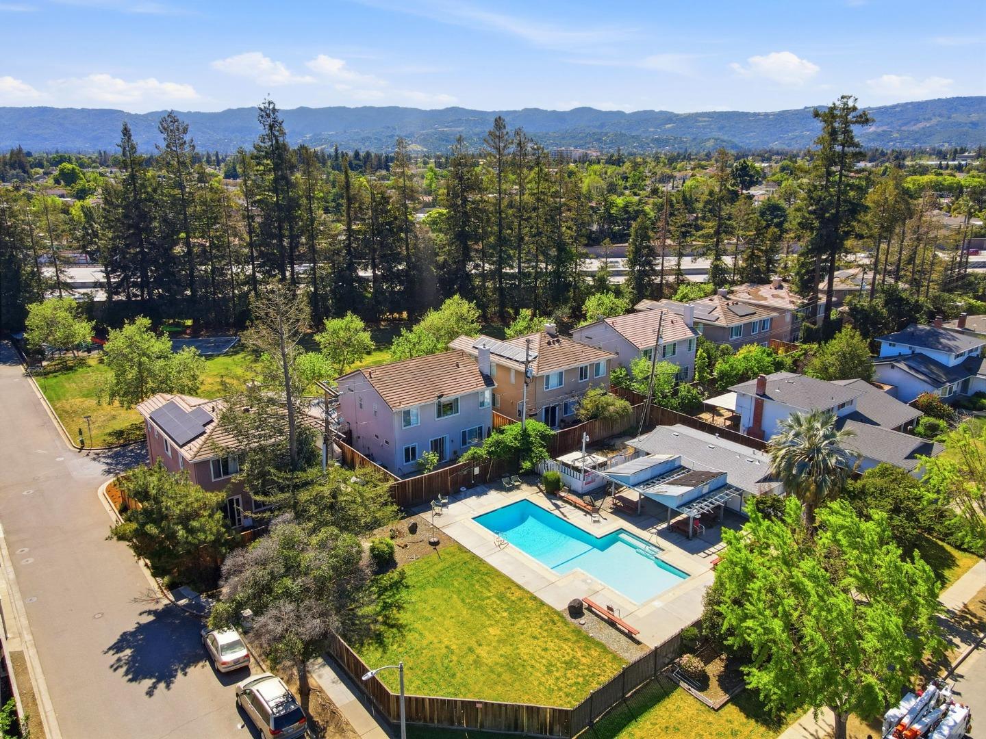 Detail Gallery Image 32 of 36 For 1780 Lark Ln, Sunnyvale,  CA 94087 - 4 Beds | 2 Baths