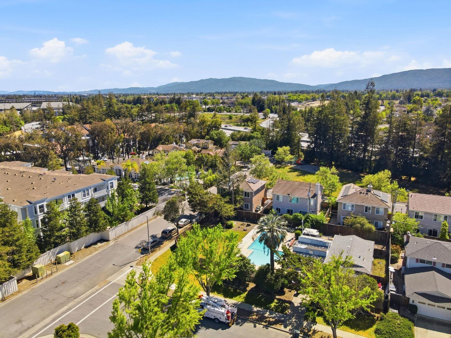 Detail Gallery Image 33 of 36 For 1780 Lark Ln, Sunnyvale,  CA 94087 - 4 Beds | 2 Baths