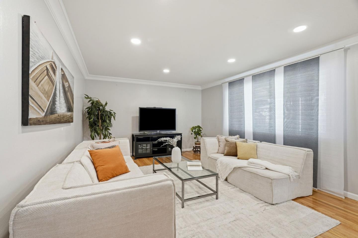 Detail Gallery Image 4 of 36 For 1780 Lark Ln, Sunnyvale,  CA 94087 - 4 Beds | 2 Baths