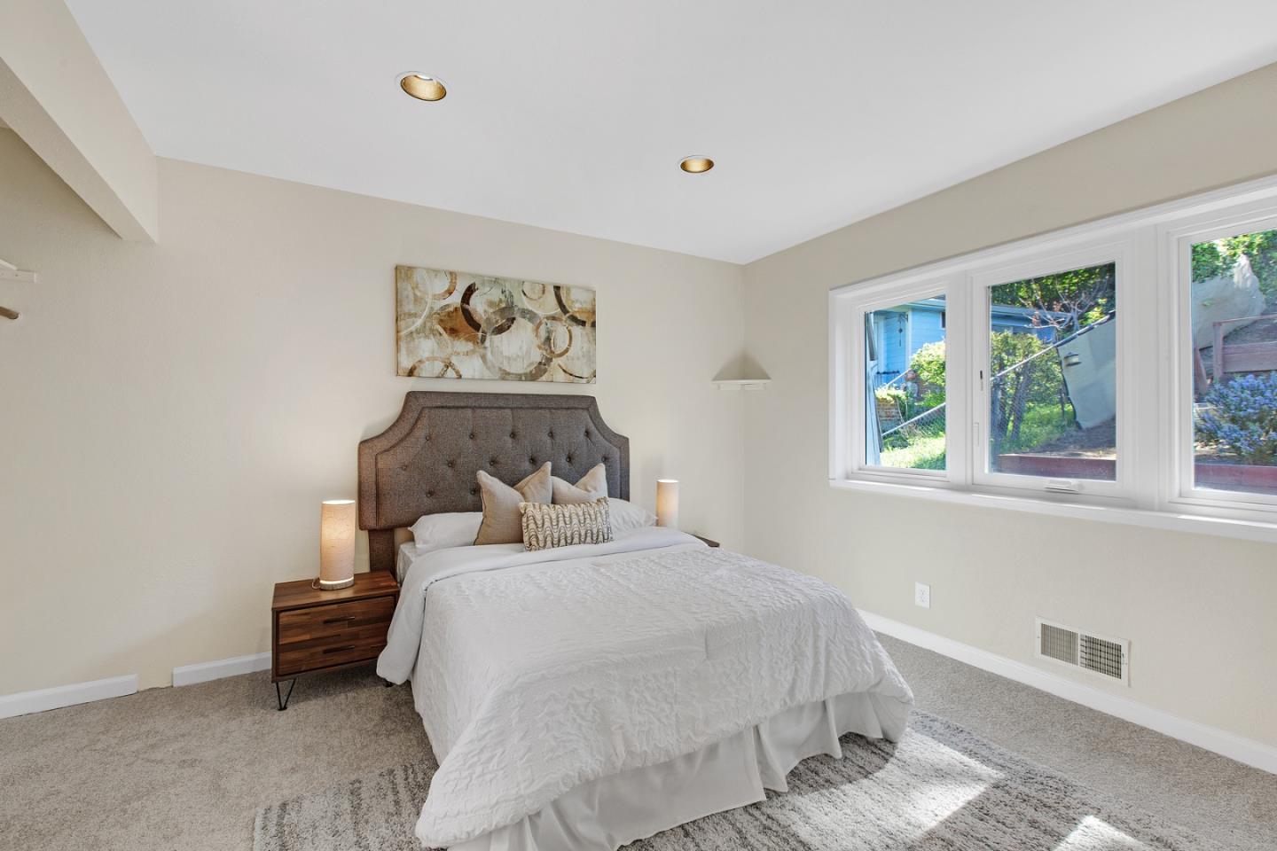 Detail Gallery Image 16 of 24 For 37 San Francisco Ave, Brisbane,  CA 94005 - 3 Beds | 2 Baths