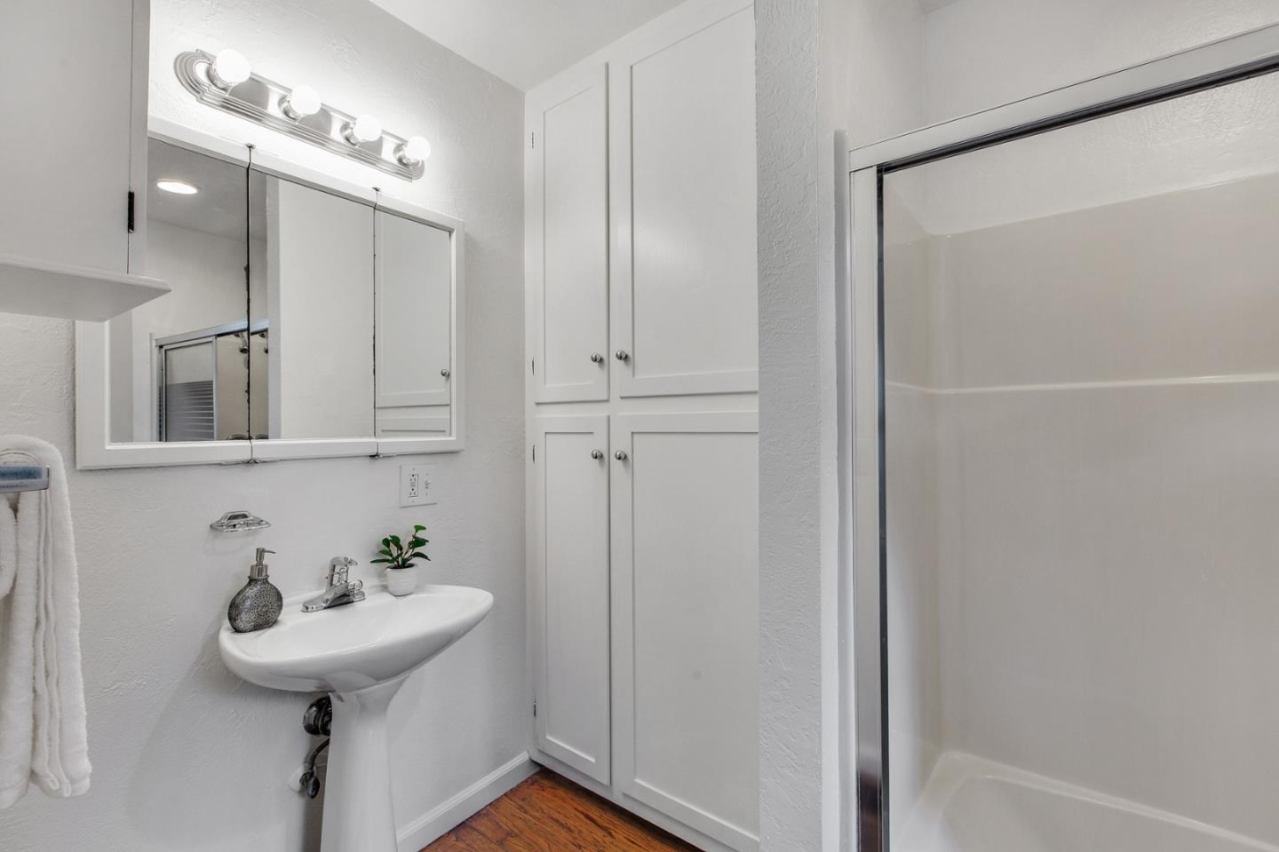 Detail Gallery Image 19 of 24 For 37 San Francisco Ave, Brisbane,  CA 94005 - 3 Beds | 2 Baths