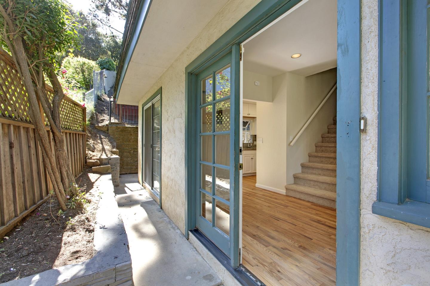 Detail Gallery Image 2 of 24 For 37 San Francisco Ave, Brisbane,  CA 94005 - 3 Beds | 2 Baths