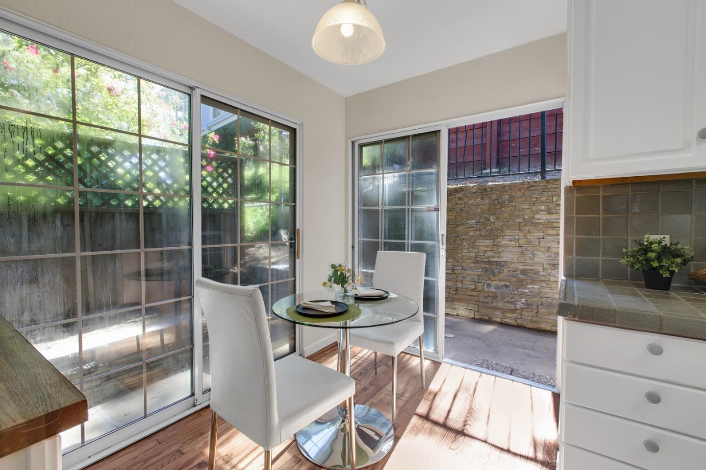 Detail Gallery Image 8 of 24 For 37 San Francisco Ave, Brisbane,  CA 94005 - 3 Beds | 2 Baths