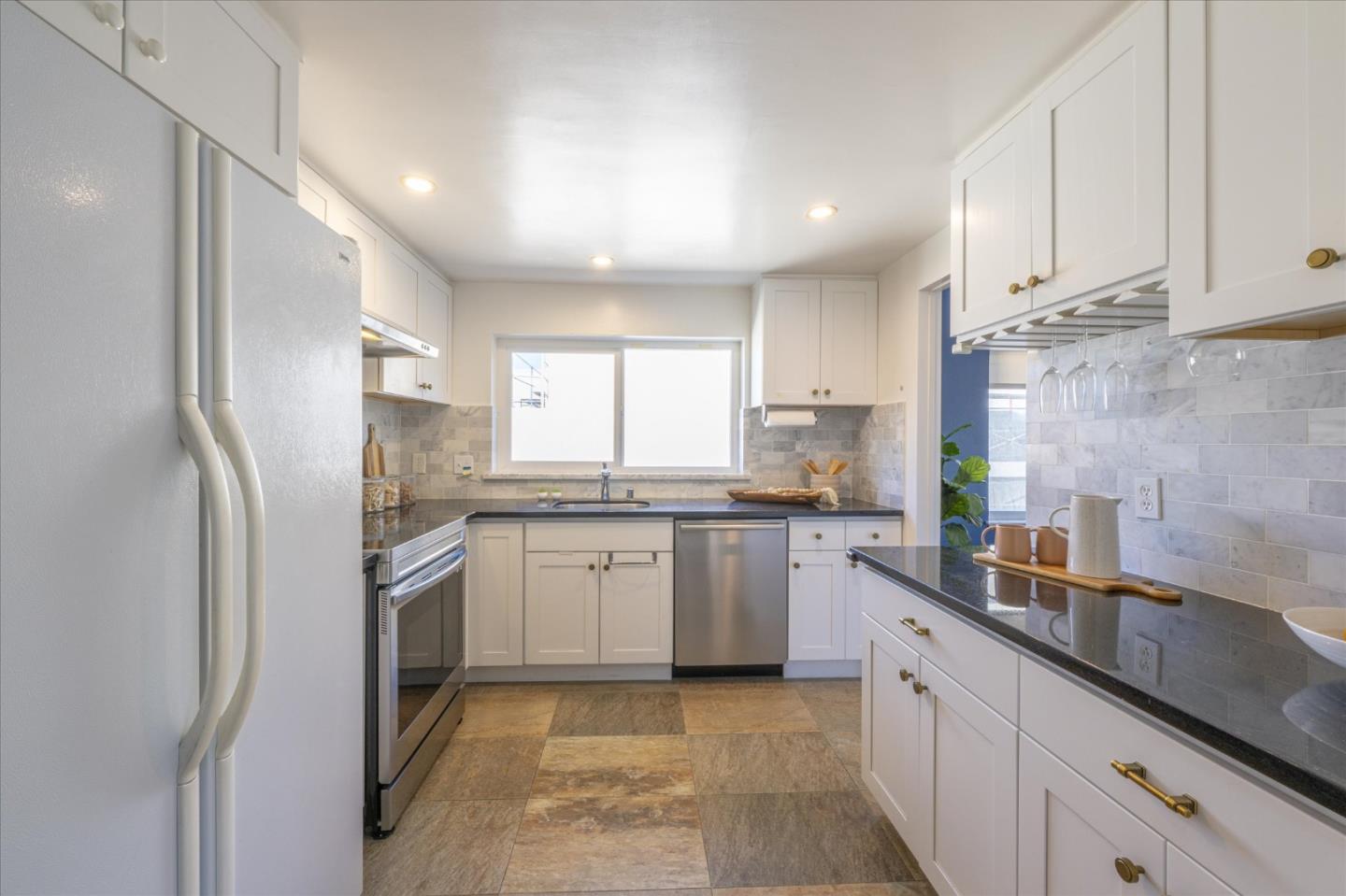 Detail Gallery Image 13 of 28 For 225 Virginia Ave Ph-D,  San Mateo,  CA 94402 - 2 Beds | 2 Baths