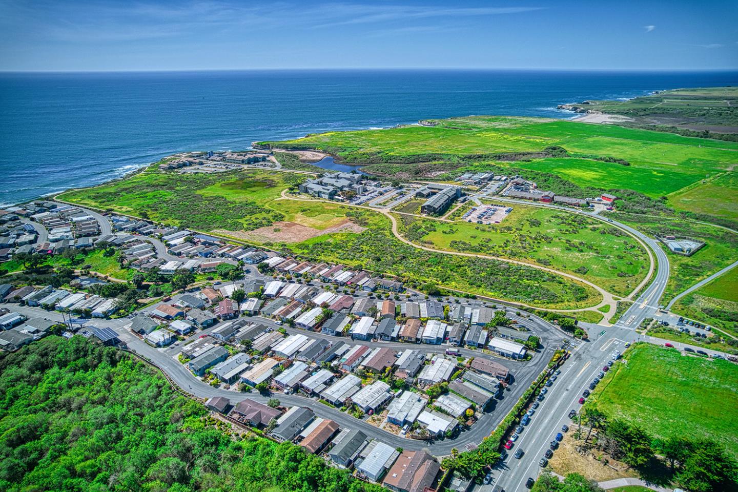 Detail Gallery Image 8 of 51 For 2395 Delaware Avenue #126,  Santa Cruz,  CA 95060 - 3 Beds | 2 Baths