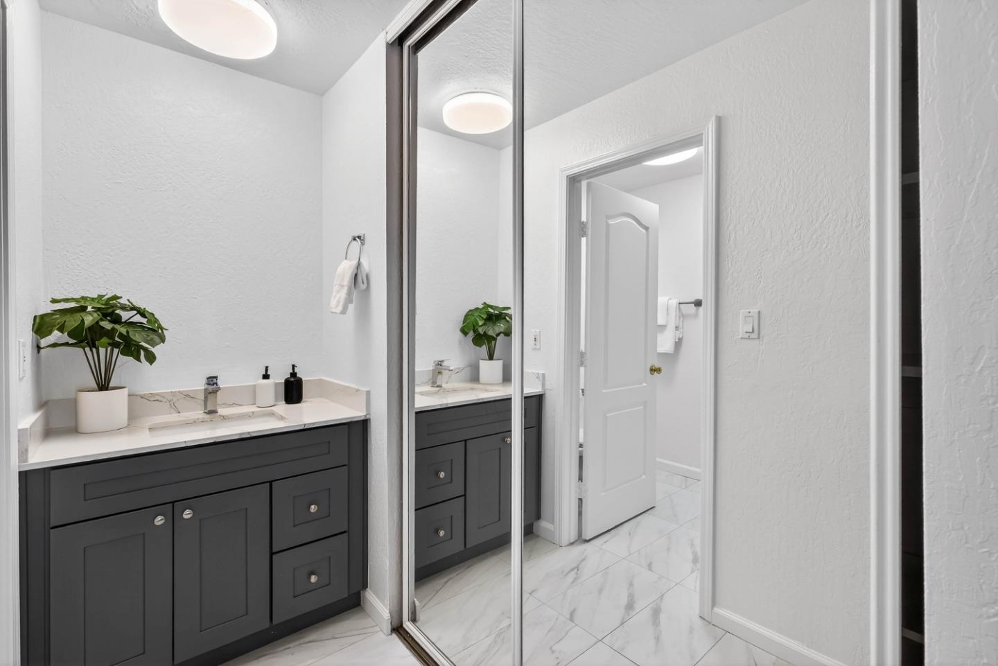 Detail Gallery Image 13 of 25 For 2755 Country Dr #136,  Fremont,  CA 94536 - 2 Beds | 1 Baths