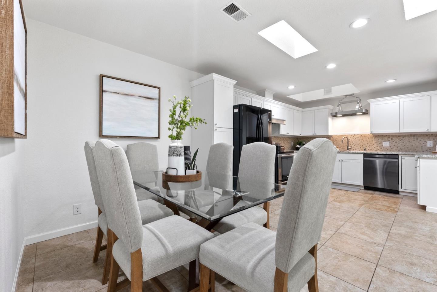 Detail Gallery Image 11 of 36 For 5343 Garrison Cir, San Jose,  CA 95123 - 3 Beds | 2 Baths