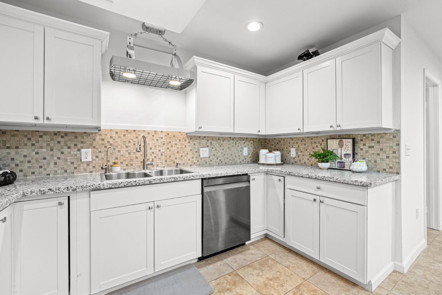 Detail Gallery Image 14 of 36 For 5343 Garrison Cir, San Jose,  CA 95123 - 3 Beds | 2 Baths