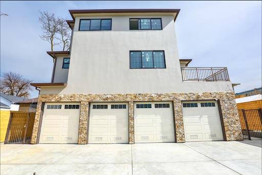 Detail Gallery Image 2 of 26 For 737 S 2nd St #3,  San Jose,  CA 95112 - 3 Beds | 3/1 Baths