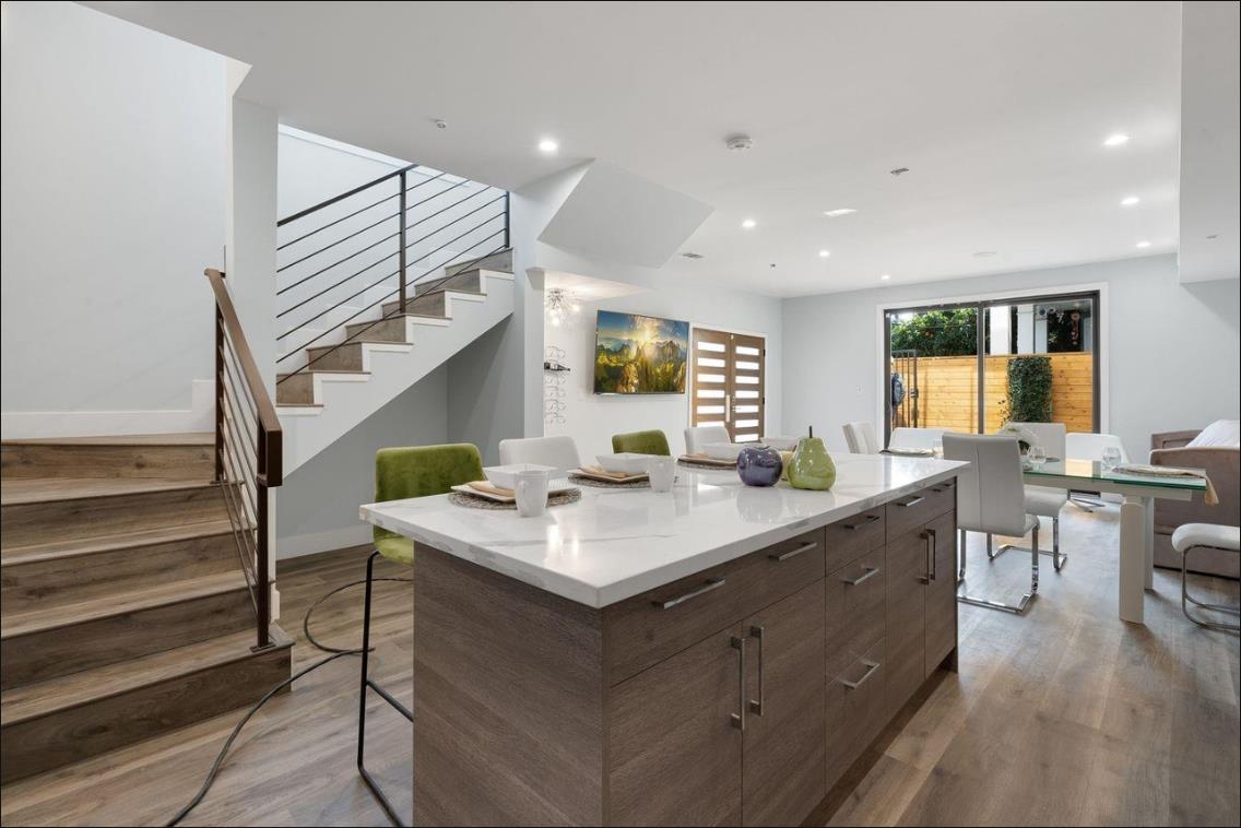 Detail Gallery Image 7 of 26 For 737 S 2nd St #3,  San Jose,  CA 95112 - 3 Beds | 3/1 Baths