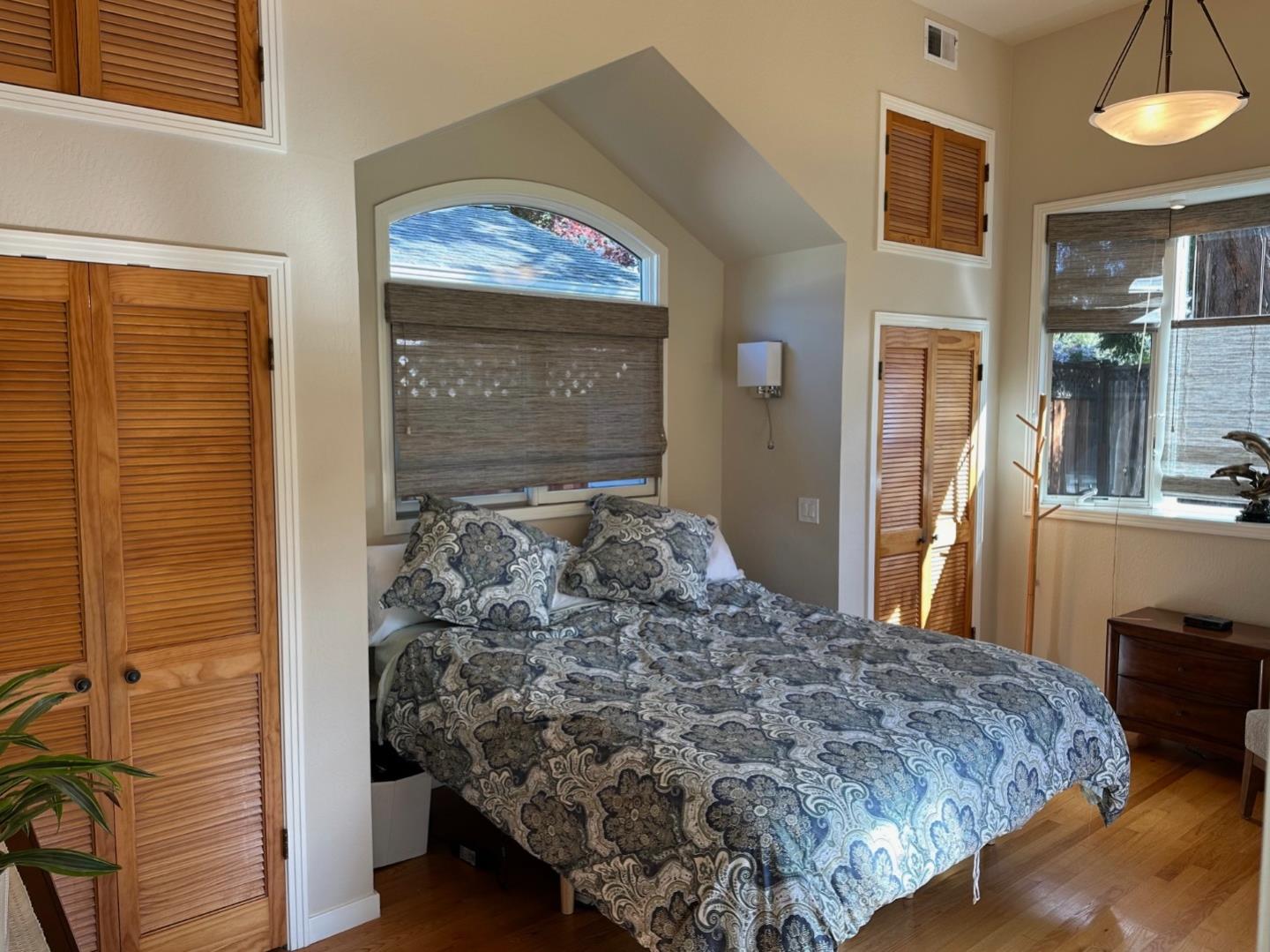 Detail Gallery Image 6 of 10 For 433 Concord Dr, Menlo Park,  CA 94025 - 4 Beds | 2 Baths