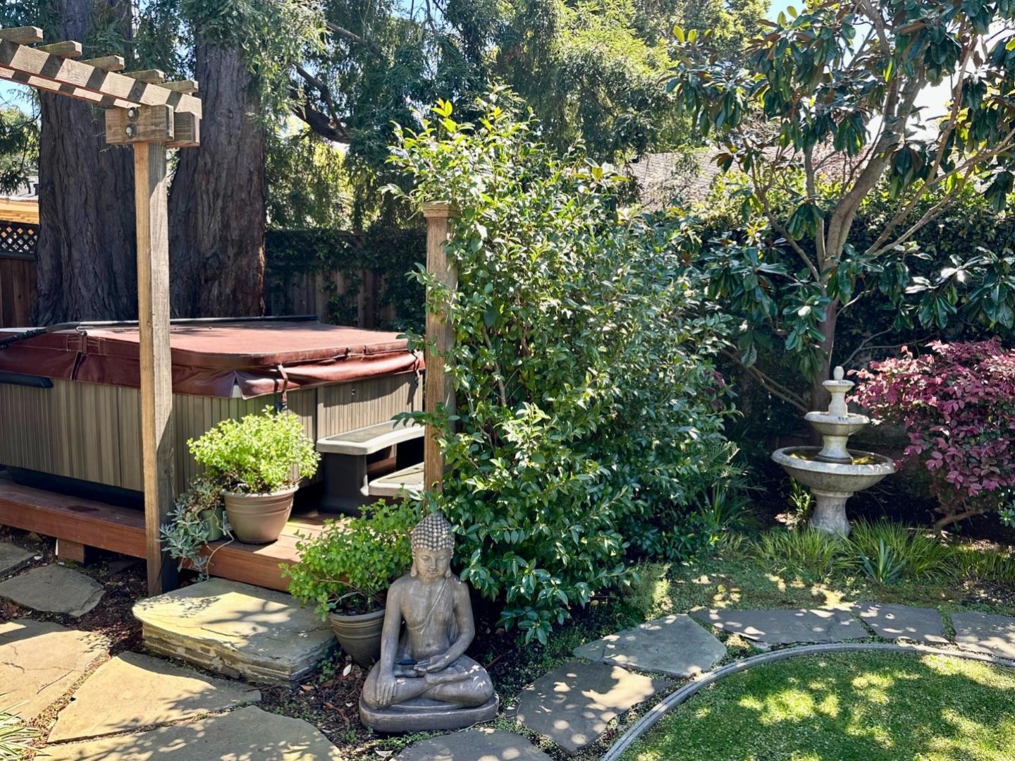 Detail Gallery Image 8 of 10 For 433 Concord Dr, Menlo Park,  CA 94025 - 4 Beds | 2 Baths