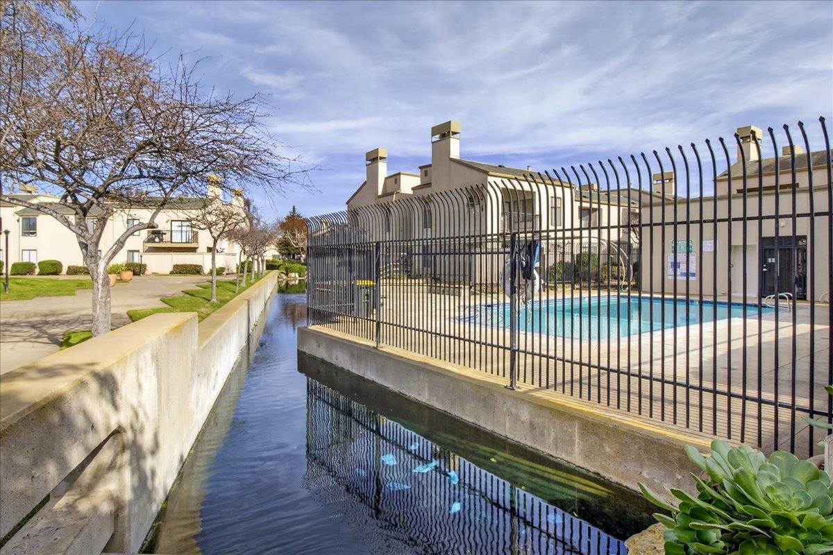 Detail Gallery Image 28 of 35 For 2400 N Main St #F,  Salinas,  CA 93906 - 1 Beds | 1 Baths