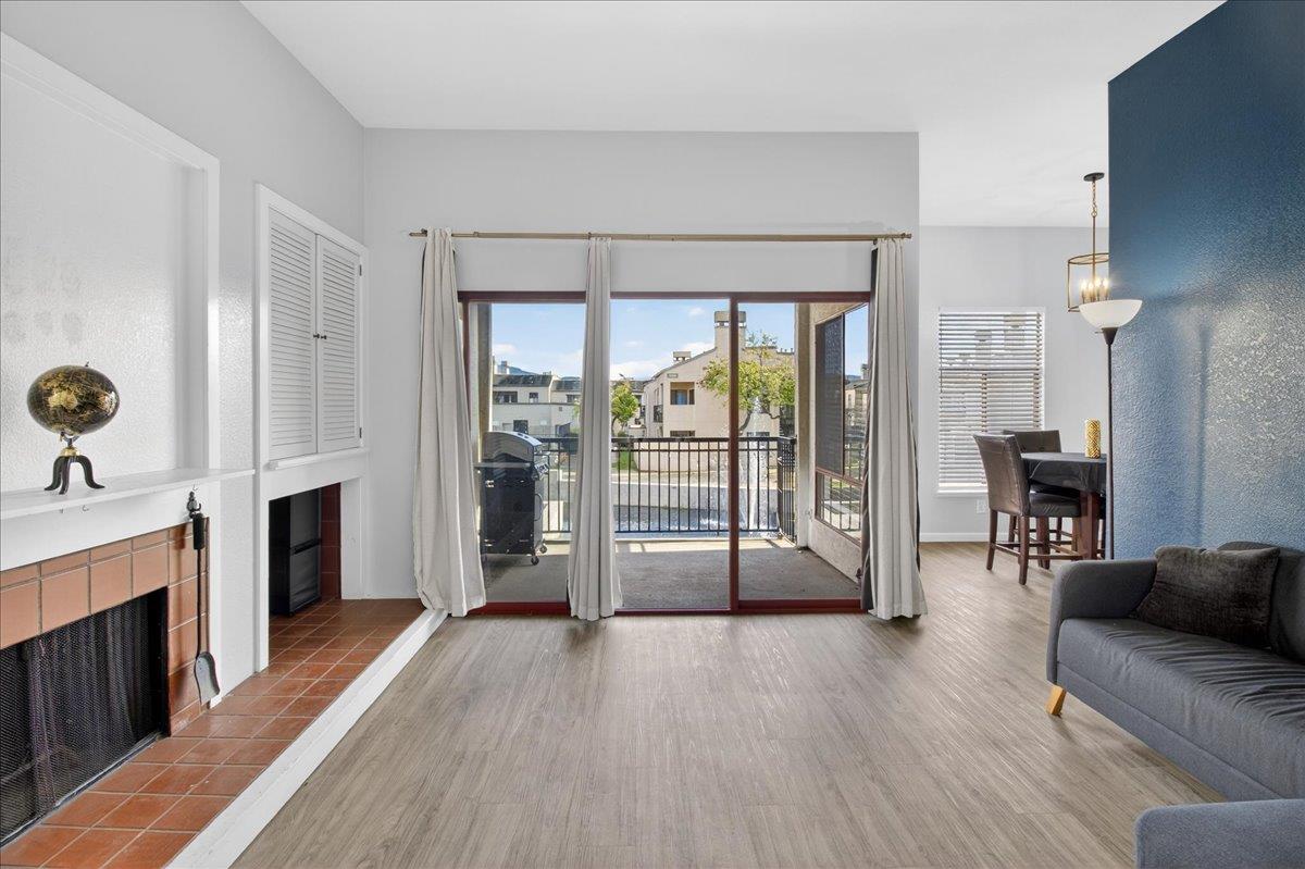 Detail Gallery Image 5 of 35 For 2400 N Main St #F,  Salinas,  CA 93906 - 1 Beds | 1 Baths