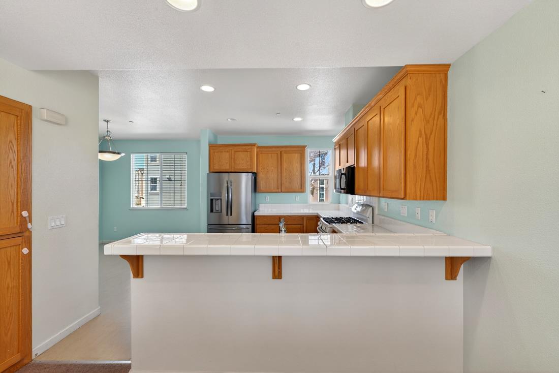 Detail Gallery Image 15 of 52 For 239 Jarvis, Morgan Hill,  CA 95037 - 3 Beds | 2/1 Baths