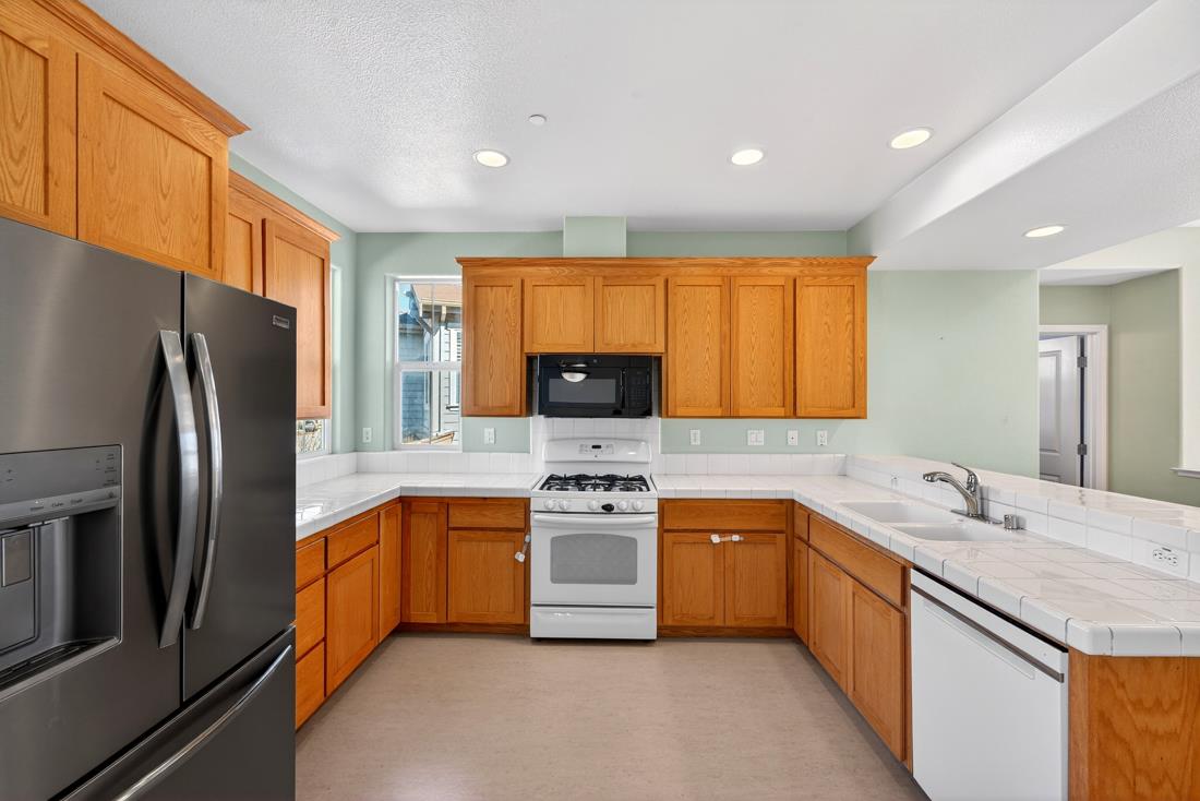 Detail Gallery Image 16 of 52 For 239 Jarvis, Morgan Hill,  CA 95037 - 3 Beds | 2/1 Baths