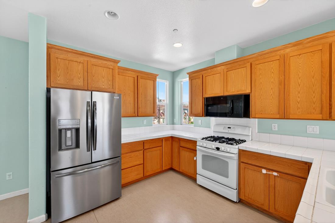 Detail Gallery Image 17 of 52 For 239 Jarvis, Morgan Hill,  CA 95037 - 3 Beds | 2/1 Baths