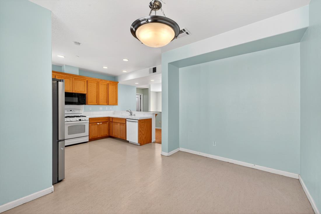 Detail Gallery Image 21 of 52 For 239 Jarvis, Morgan Hill,  CA 95037 - 3 Beds | 2/1 Baths