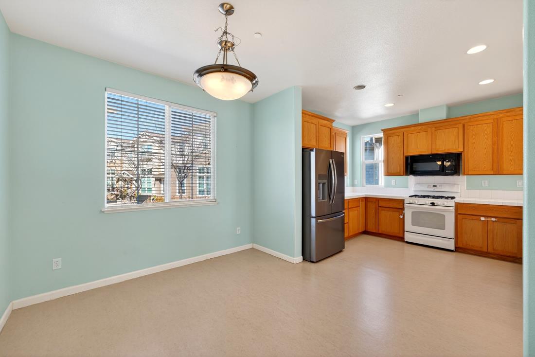 Detail Gallery Image 22 of 52 For 239 Jarvis, Morgan Hill,  CA 95037 - 3 Beds | 2/1 Baths