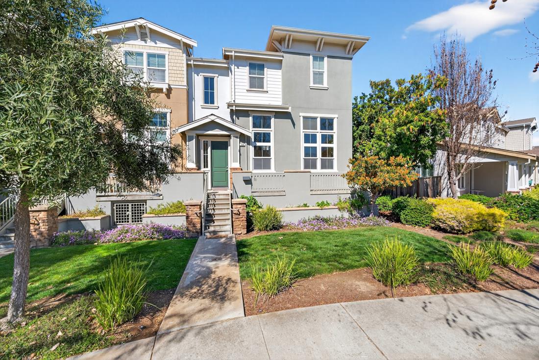 Detail Gallery Image 3 of 52 For 239 Jarvis, Morgan Hill,  CA 95037 - 3 Beds | 2/1 Baths