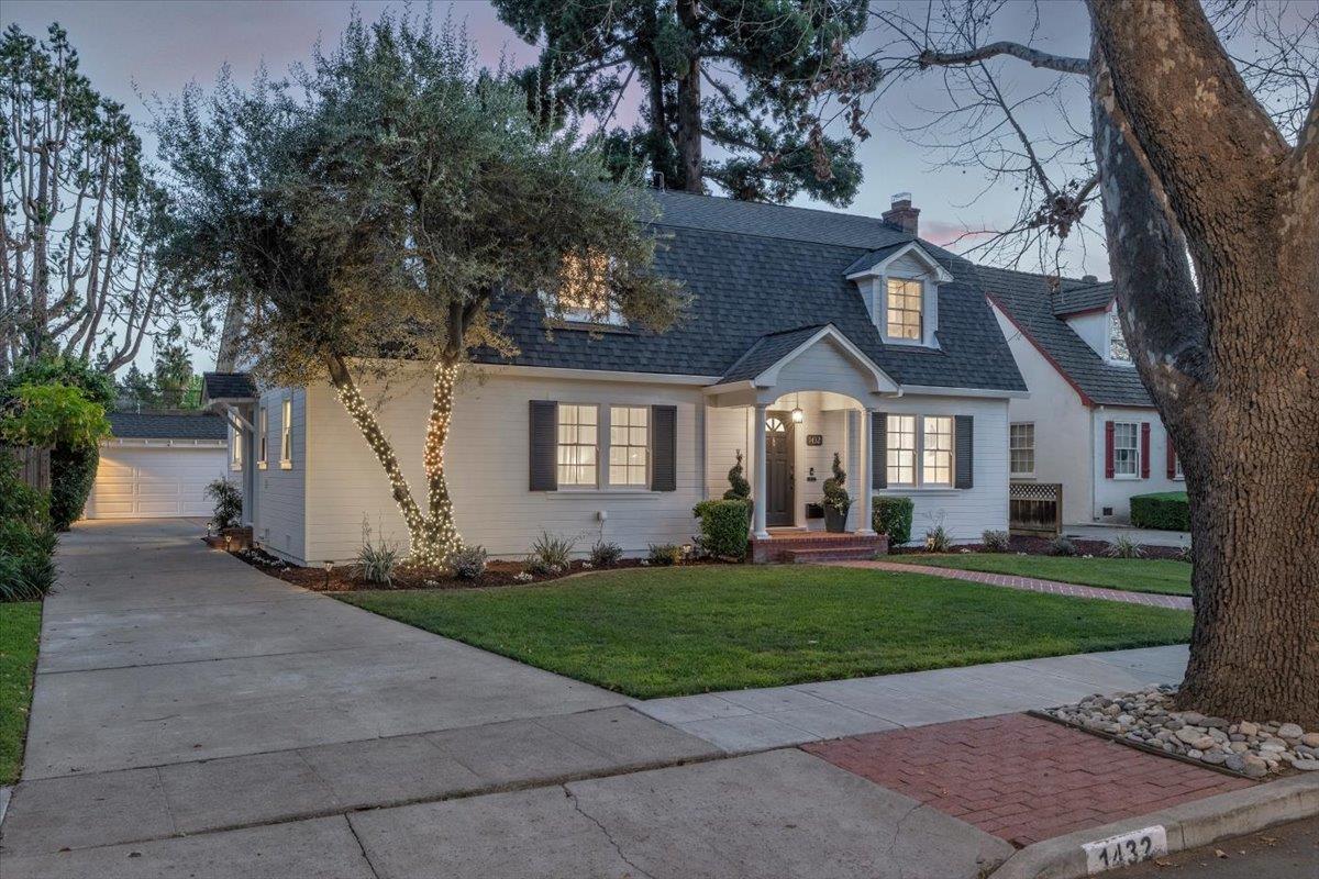 Detail Gallery Image 3 of 60 For 1432 Mercer Ave, San Jose,  CA 95125 - 4 Beds | 3 Baths