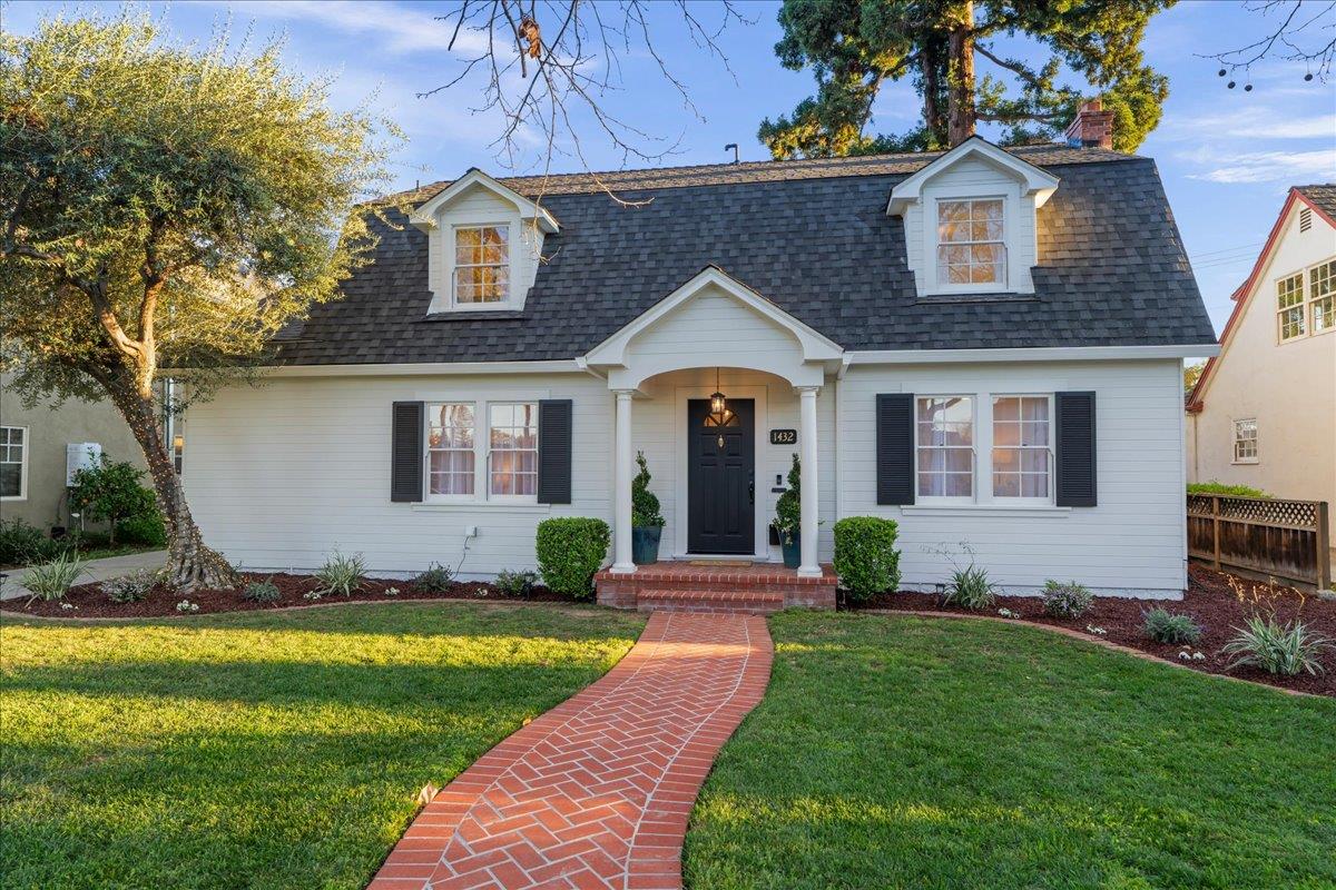 Detail Gallery Image 4 of 60 For 1432 Mercer Ave, San Jose,  CA 95125 - 4 Beds | 3 Baths