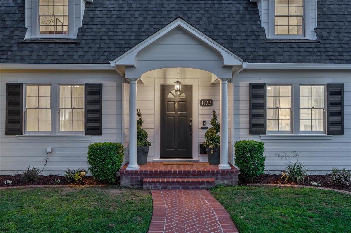 Detail Gallery Image 7 of 60 For 1432 Mercer Ave, San Jose,  CA 95125 - 4 Beds | 3 Baths