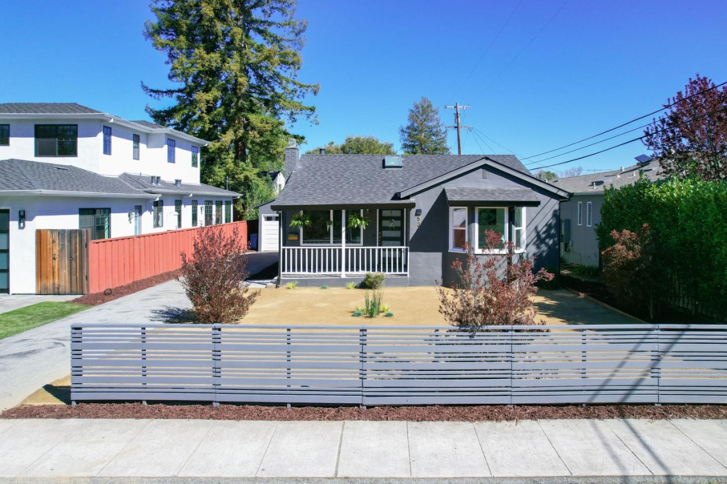 Detail Gallery Image 2 of 49 For 531 Bay Rd, Menlo Park,  CA 94025 - 3 Beds | 3 Baths