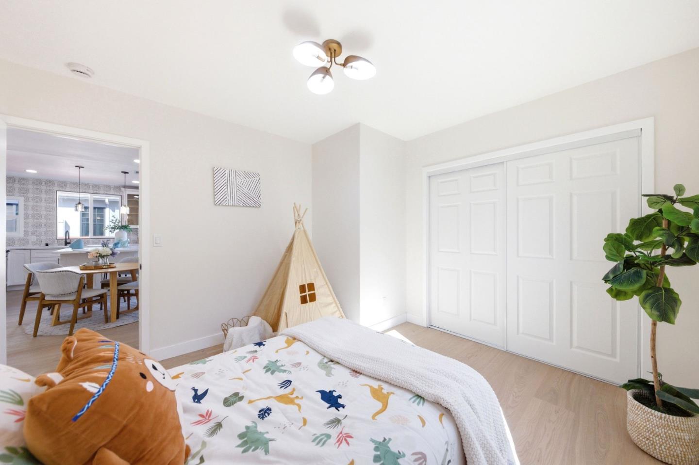 Detail Gallery Image 26 of 49 For 531 Bay Rd, Menlo Park,  CA 94025 - 3 Beds | 3 Baths