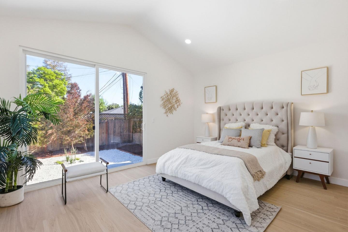 Detail Gallery Image 30 of 49 For 531 Bay Rd, Menlo Park,  CA 94025 - 3 Beds | 3 Baths