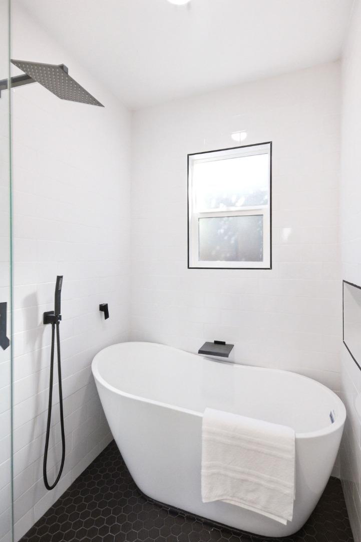 Detail Gallery Image 35 of 49 For 531 Bay Rd, Menlo Park,  CA 94025 - 3 Beds | 3 Baths