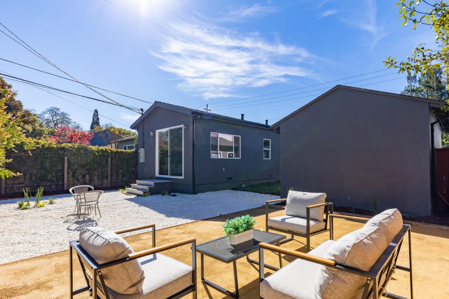 Detail Gallery Image 42 of 49 For 531 Bay Rd, Menlo Park,  CA 94025 - 3 Beds | 3 Baths