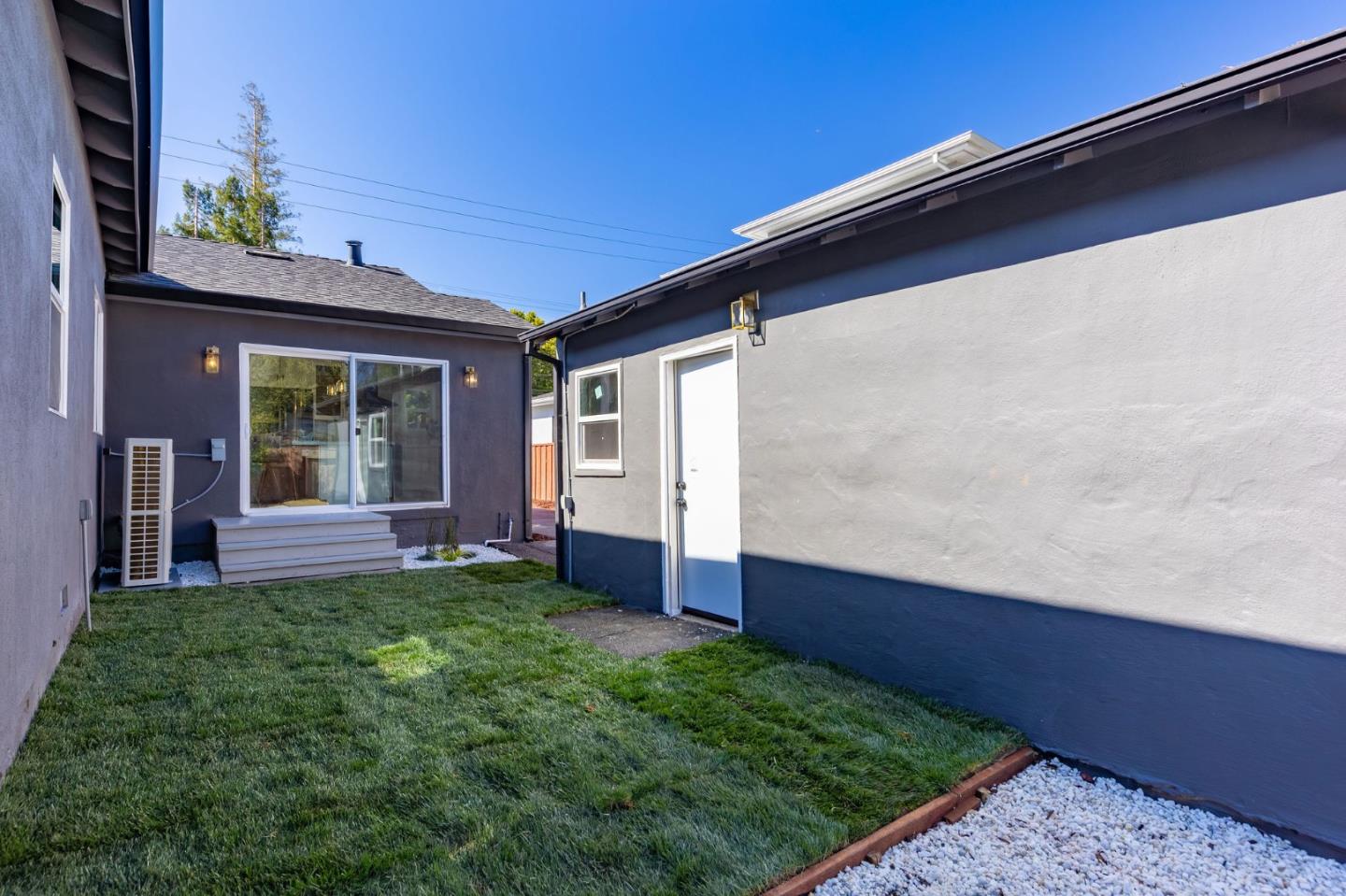 Detail Gallery Image 44 of 49 For 531 Bay Rd, Menlo Park,  CA 94025 - 3 Beds | 3 Baths